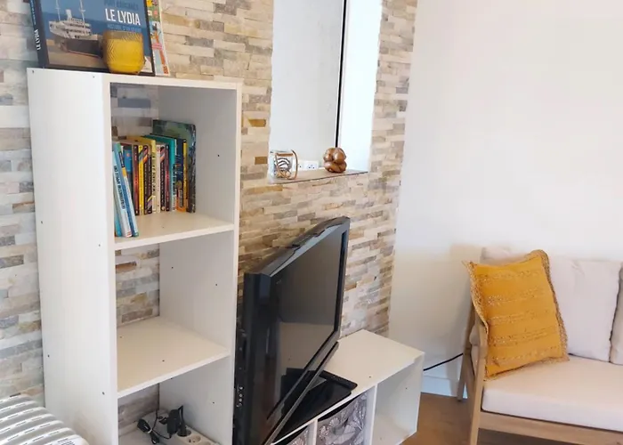 شقة Confort En Front De Avec Acces Direct *